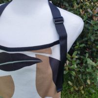 Craft/BBQ Apron Black & Tan Leaf - Image 3