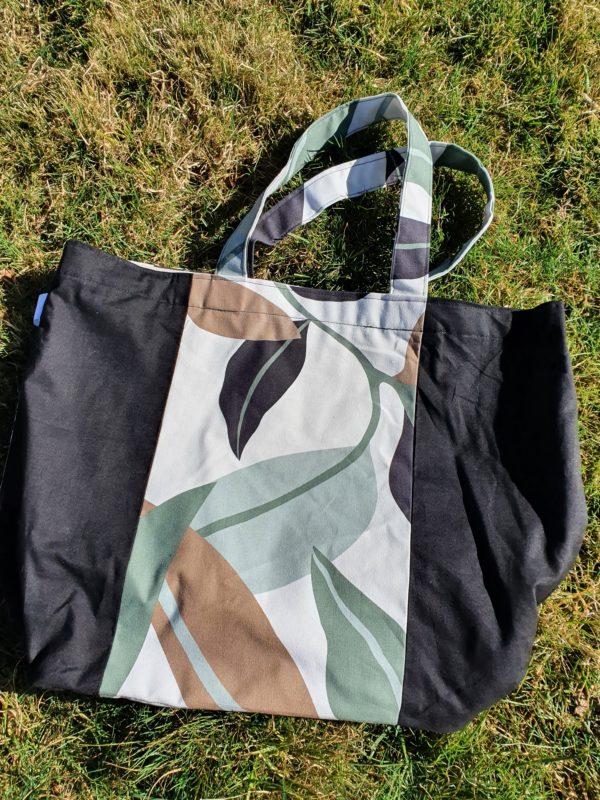 Black & Tan Leaf Eco Shopping Bag - Image 5