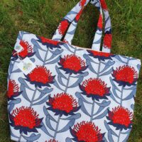 Waratah (Grey) Potting Apron - Image 2